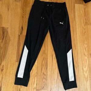 Puma joggers pants women size small